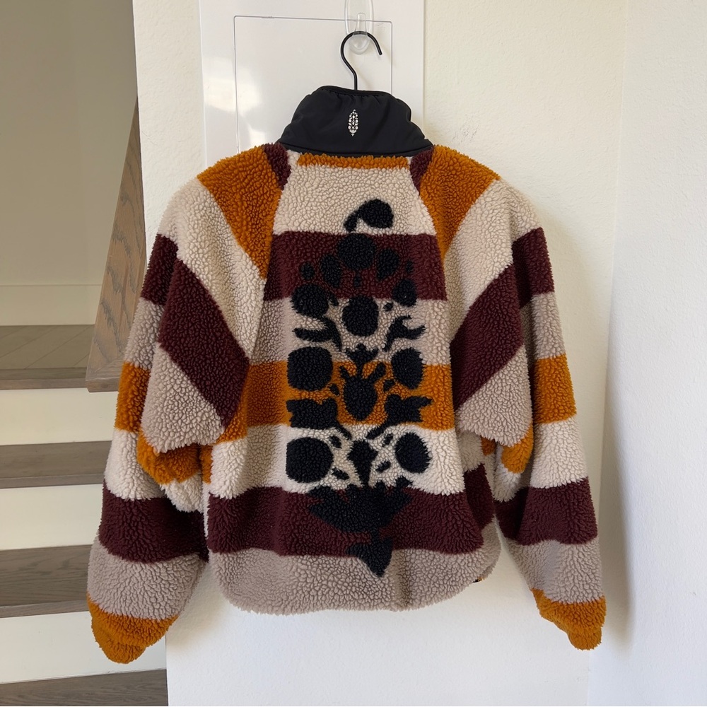 Free People FP Movement Hit The Slopes Printed Stripes Fleece Jacket in Stripes - Picture 4 of 7